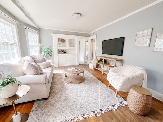 Detail Gallery Image 2 of 11 For 262 Thorne, Los Angeles,  CA 90042 - 2 Beds | 1 Baths