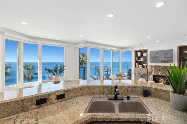 Detail Gallery Image 13 of 56 For 921 Gaviota Dr, Laguna Beach,  CA 92651 - 7 Beds | 7/1 Baths