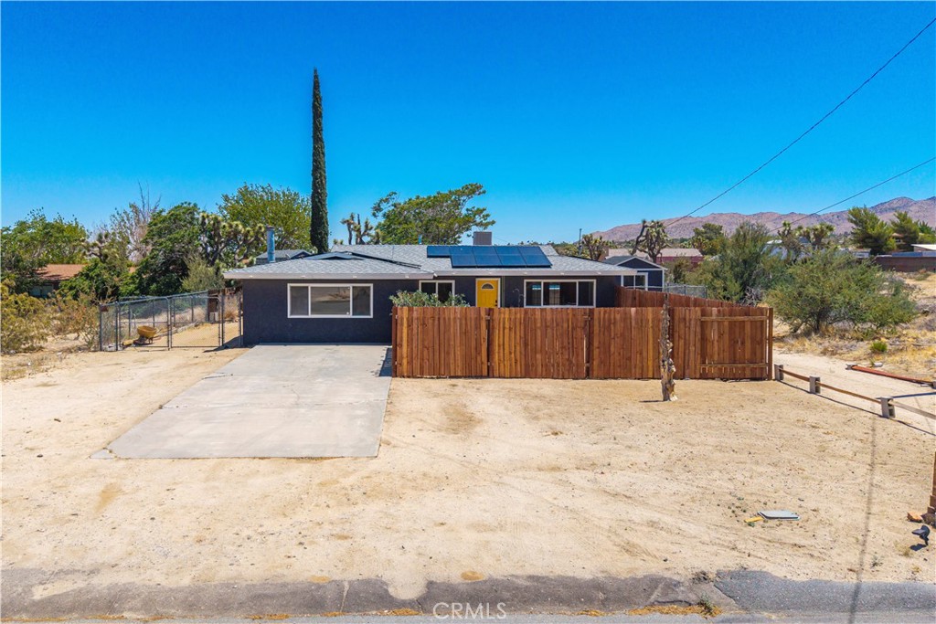 7325 Valley Vista Avenue