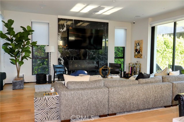 6430 Drexel AVE, Los Angeles CA: https://media.crmls.org/medias/130a7975-2b49-40cc-9fcb-7ce22f2acb8e.jpg