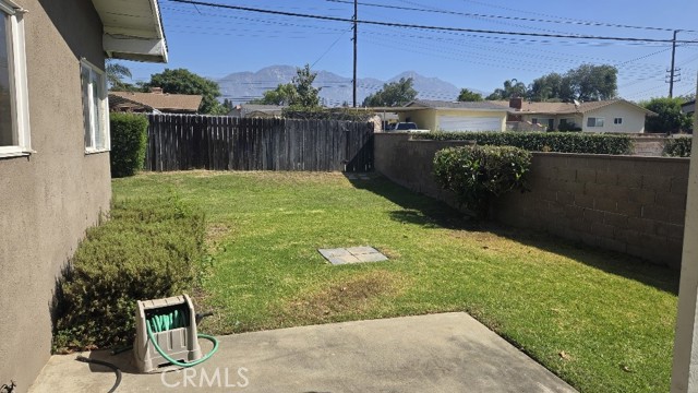 Detail Gallery Image 3 of 16 For 587 Greenfield Ct, Upland,  CA 91786 - 2 Beds | 2 Baths