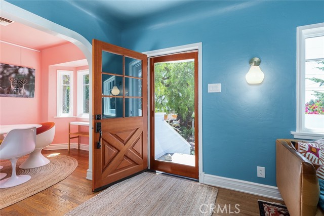 10522 Fernglen Avenue, Tujunga CA: https://media.crmls.org/medias/130aa030-c152-4fe9-8d34-56467df5d3d4.jpg