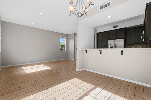 Detail Gallery Image 8 of 34 For 7600 N Courage Way, Van Nuys,  CA 91405 - 4 Beds | 3 Baths