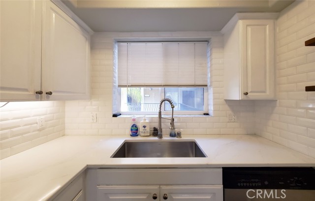 Detail Gallery Image 12 of 31 For 3401 S Bentley Ave #203,  Los Angeles,  CA 90034 - 2 Beds | 2 Baths