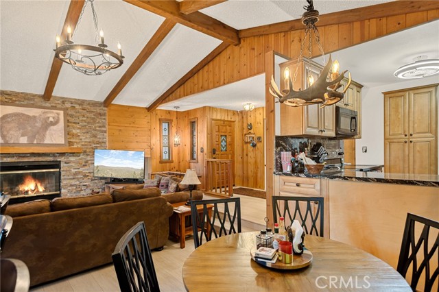 824 Oakmont Lane, Lake Arrowhead, CA 92352