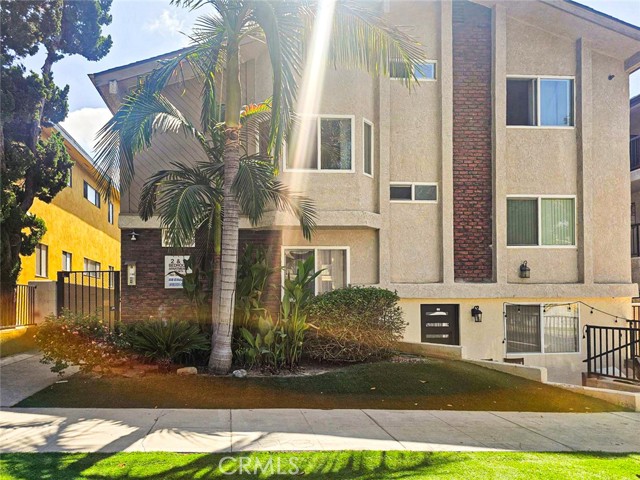 518 East Valencia, F photo 18