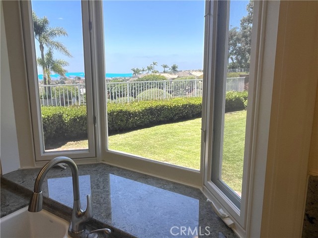 27 High Bluff, Laguna Niguel CA: https://media.crmls.org/medias/130cf958-628a-46cf-bec6-f6d914da6200.jpg