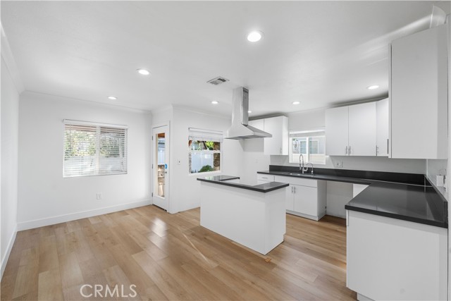 6653 Belmar Avenue, Reseda CA: https://media.crmls.org/medias/130d1c2b-19e1-4db8-85f8-375f1bb82255.jpg