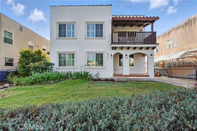 2111 S Bronson Ave, Los Angeles CA: https://media.crmls.org/medias/130f06c7-22a0-4241-a705-1d2a6c8ed2d3.jpg