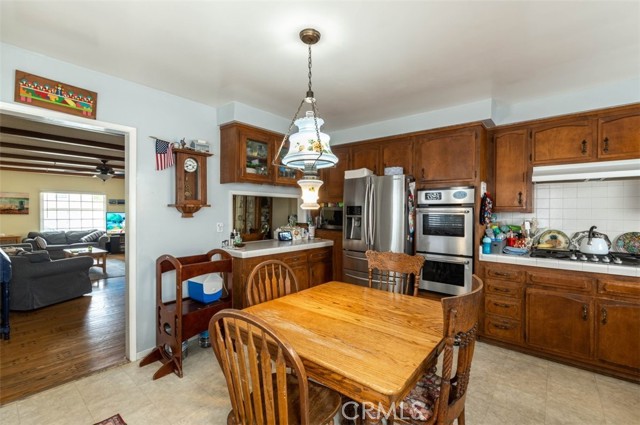 931 5th Street, Hermosa Beach, California 90254, 6 Bedrooms Bedrooms, ,2 BathroomsBathrooms,Residential,Sold,5th,SB22187324
