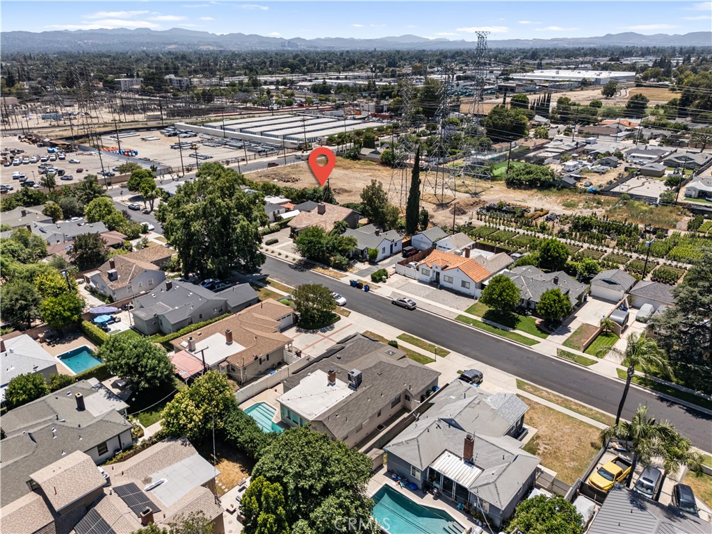 https://media.crmls.org/medias/130f46a2-b8c0-4100-ab8e-dd8335662d09.jpg?preset=X-Large