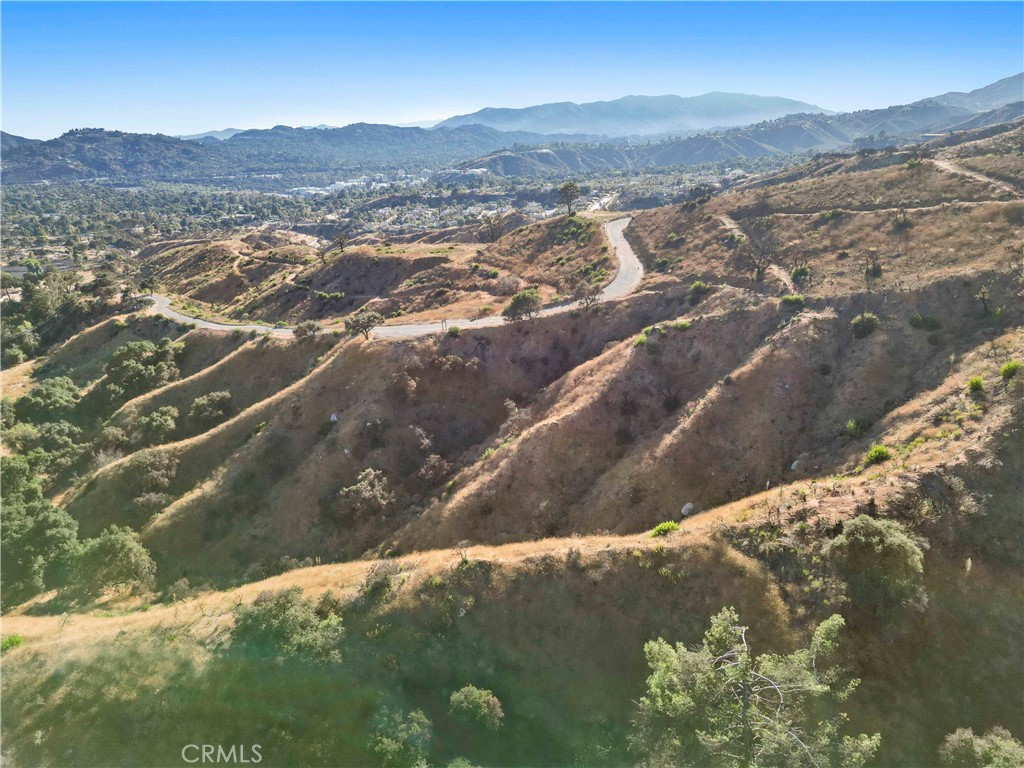 https://media.crmls.org/medias/130f8e20-4b6c-4b40-9777-d4eb150f41e6.jpg?preset=X-Large