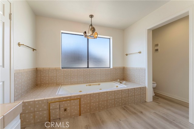 1567 Westholme Avenue, Los Angeles CA: https://media.crmls.org/medias/13112183-daf4-4321-a40e-49748fe58b18.jpg