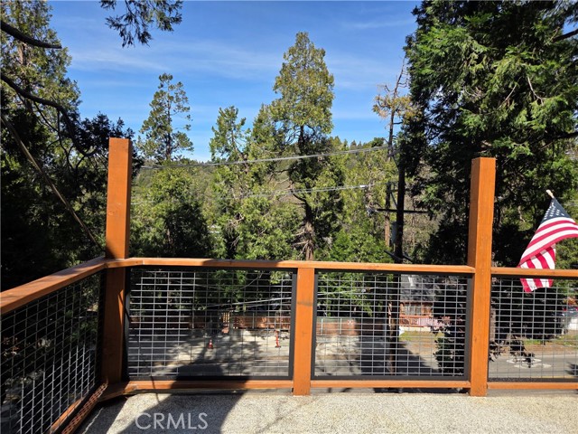 Detail Gallery Image 5 of 32 For 23553 Lake Dr, Crestline,  CA 92325 - 2 Beds | 2 Baths