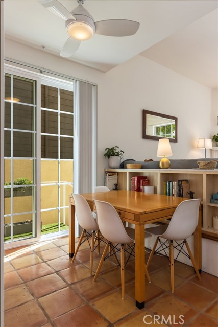 Detail Gallery Image 25 of 55 For 11445 Moorpark, Studio City,  CA 91602 - 2 Beds | 2/1 Baths