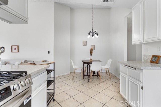 Detail Gallery Image 22 of 58 For 13621 Sandstone Dr, Victorville,  CA 92392 - 3 Beds | 2 Baths