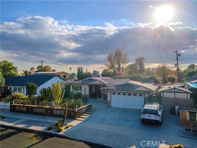 Detail Gallery Image 3 of 43 For 10909 Ruffner Ave, Granada Hills,  CA 91344 - 3 Beds | 2 Baths