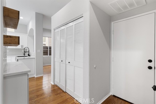 447 Paseo Del Valle, Camarillo CA: https://media.crmls.org/medias/13136104-6eff-418a-889c-0ba06d60726e.jpg