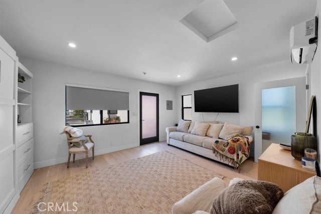 1834 Stearns Drive, Los Angeles CA: https://media.crmls.org/medias/13143405-3e7c-47da-bff0-a660f2c27d3f.jpg