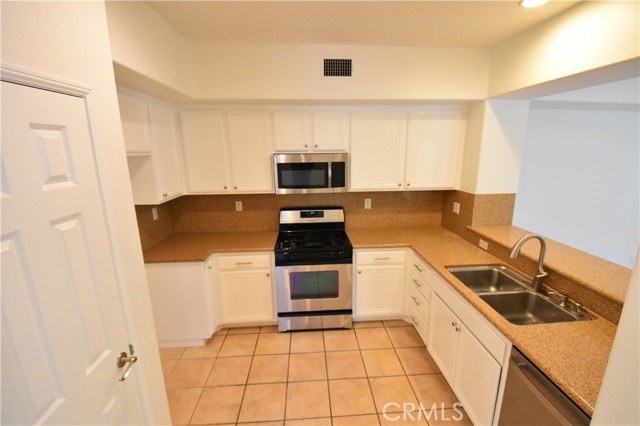 2 Lynde Street, Ladera Ranch CA: https://media.crmls.org/medias/1314930a-60ae-4331-a64a-1d0c9de74f08.jpg