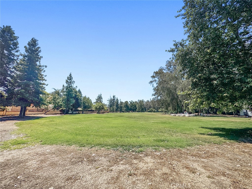 https://media.crmls.org/medias/1314a558-f033-4dfd-82af-9956b4402cc7.jpg?preset=X-Large
