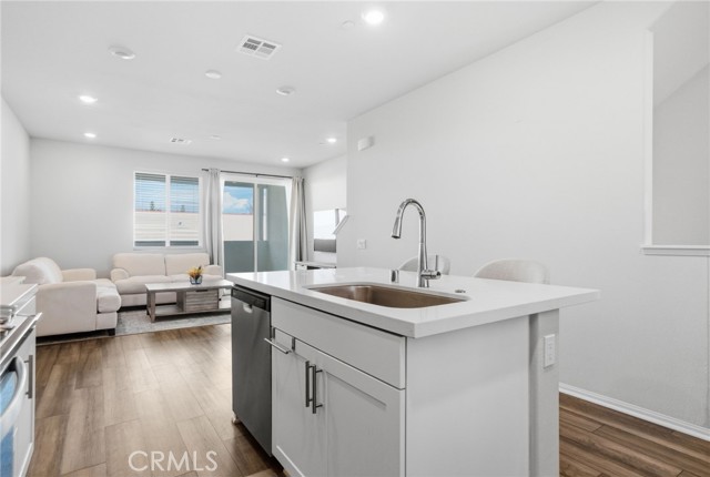 Detail Gallery Image 10 of 37 For 1618 W. Cameron, West Covina,  CA 91790 - 3 Beds | 3 Baths