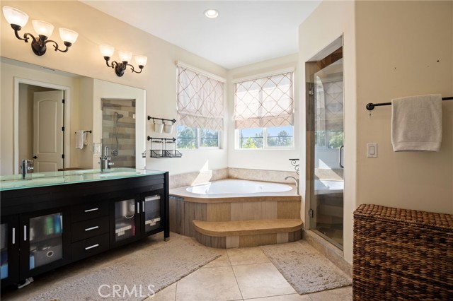 Detail Gallery Image 15 of 32 For 19241 Liam Ln, Tarzana,  CA 91356 - 5 Beds | 4/1 Baths
