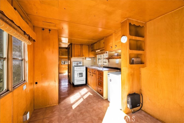 8427 Rock Haven Road, Joshua Tree CA: https://media.crmls.org/medias/1316b59b-647d-4f1d-b103-0b39656fd109.jpg