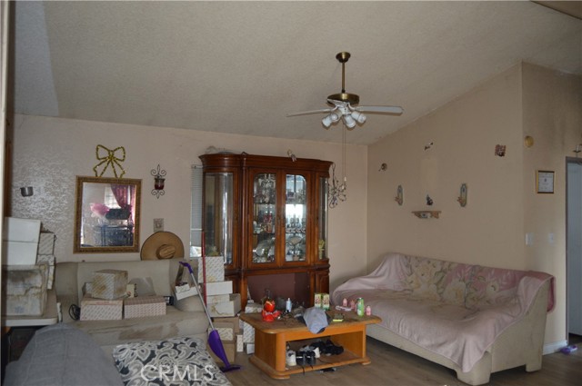 Detail Gallery Image 11 of 60 For 12263 Mountain Rd, Pinon Hills,  CA 92372 - 3 Beds | 2 Baths