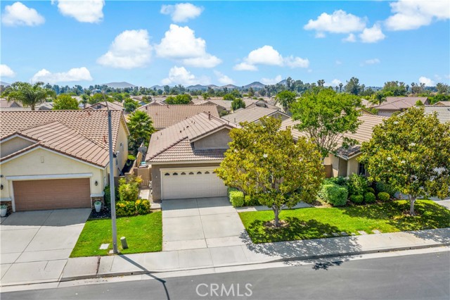 28187 Meadowsweet Drive, Menifee CA: https://media.crmls.org/medias/1318c636-e573-431d-a456-33aba786d17c.jpg