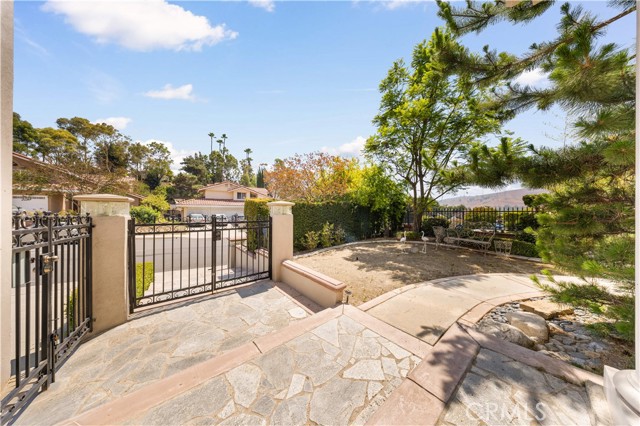 2767 Saleroso Drive, Rowland Heights CA: https://media.crmls.org/medias/1318c691-edcf-4727-8fe0-53a0c7ce7697.jpg