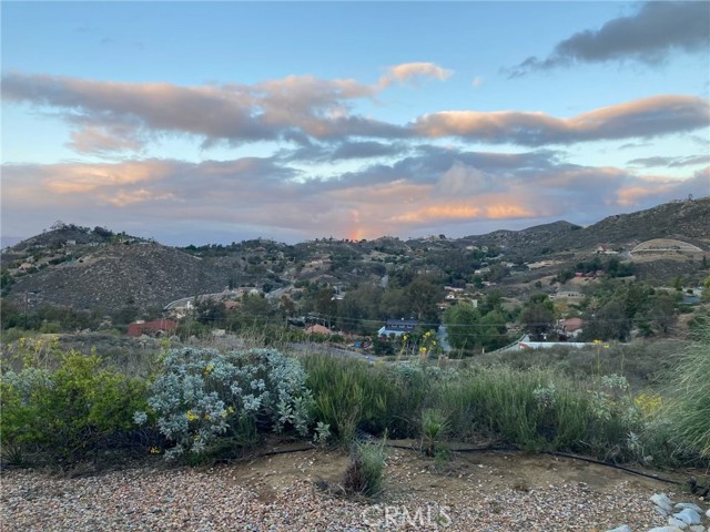 21475 Ridgedale Drive, Lake Mathews CA: https://media.crmls.org/medias/13190a4c-ce0b-4604-87cf-f95b5ecd76df.jpg