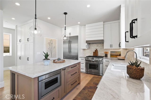 825 W Bay Avenue, Newport Beach CA: https://media.crmls.org/medias/13191fff-0da0-4dd0-a721-3d67992c5f59.jpg