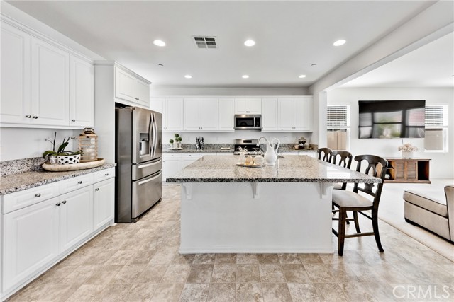 Detail Gallery Image 8 of 47 For 29304 Bent Grass, Lake Elsinore,  CA 92530 - 4 Beds | 3 Baths