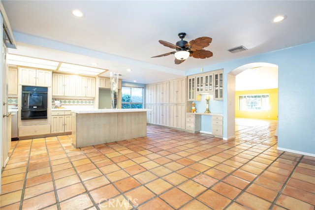 18119 Calvert Street photo 7