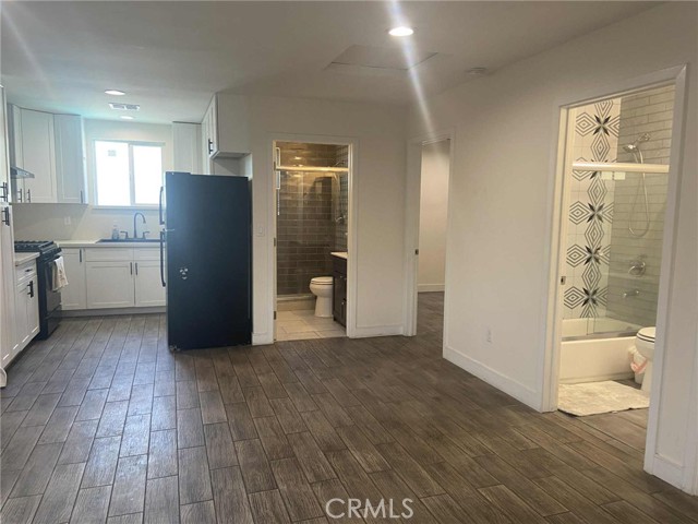 Detail Gallery Image 14 of 19 For 8659 Shirley Ave, Northridge,  CA 91324 - 2 Beds | 2 Baths