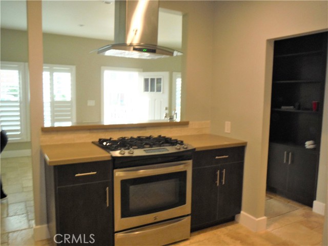 Detail Gallery Image 6 of 16 For 122 Roycroft Ave a,  Long Beach,  CA 90803 - 2 Beds | 1 Baths