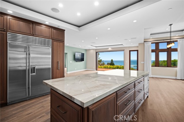 374 Ledroit Street, Laguna Beach CA: https://media.crmls.org/medias/131c208b-512a-4675-8e8d-53d962f0d84f.jpg