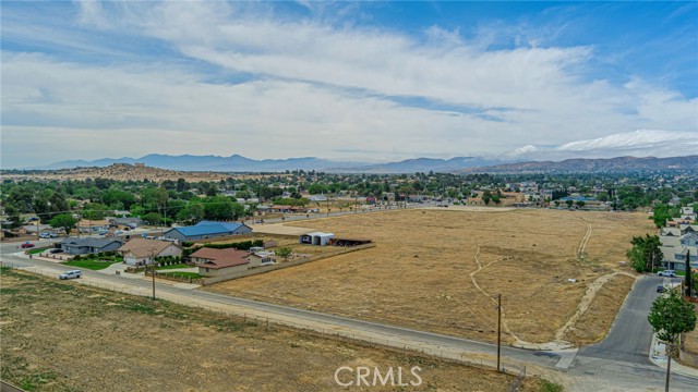 42631 51st W Street, Quartz Hill CA: https://media.crmls.org/medias/131ca3fe-a242-4fbd-94de-c9a41eeded6e.jpg