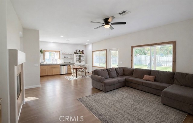 Detail Gallery Image 8 of 26 For 1439 Jewelstone, Hemet,  CA 92545 - 4 Beds | 3 Baths