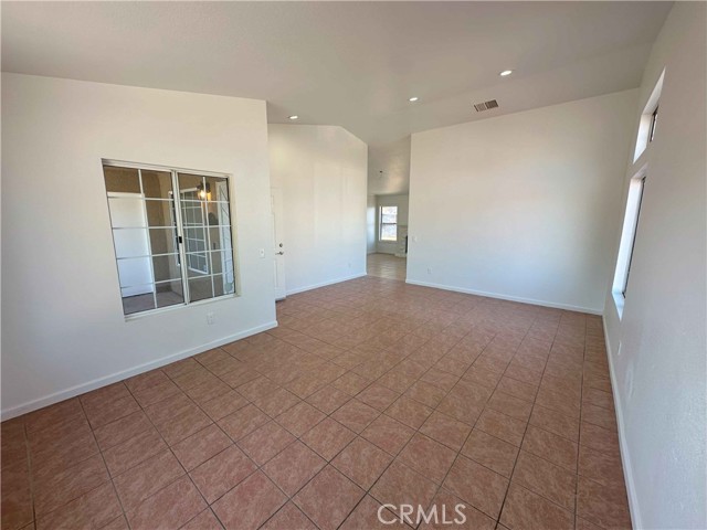Detail Gallery Image 7 of 26 For 11390 Addison St, Adelanto,  CA 92301 - 3 Beds | 2 Baths