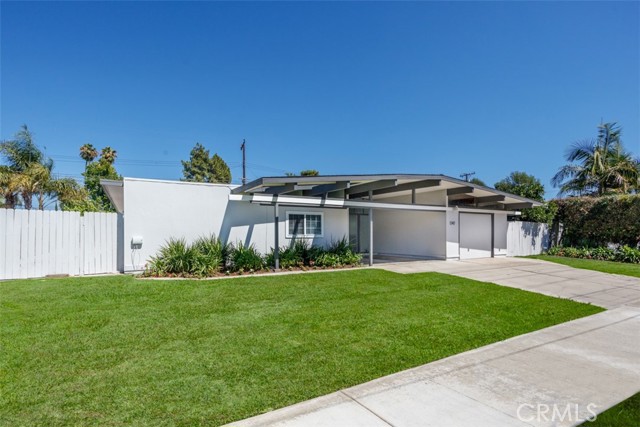 1747 N Shaffer N Street, Orange CA: https://media.crmls.org/medias/131d2b3a-3be6-4c40-ab15-84dda767f369.jpg