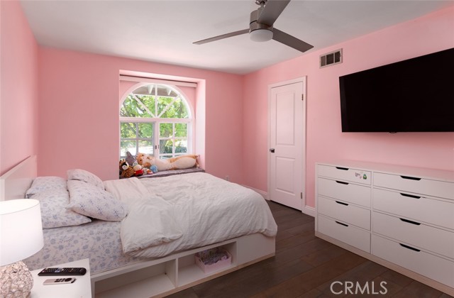 10762 Meads, Orange CA: https://media.crmls.org/medias/131d32d4-a95d-4392-9f3b-c21589d19539.jpg