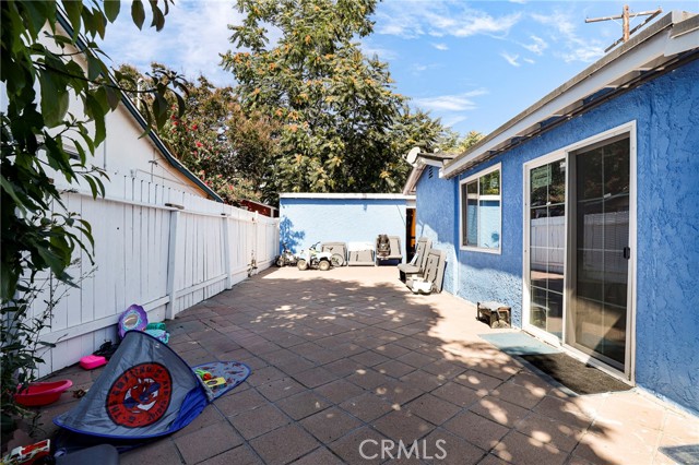 7545 White Oak Avenue, Reseda CA: https://media.crmls.org/medias/131d569e-986a-4c4f-9719-3c0ffcb112ff.jpg