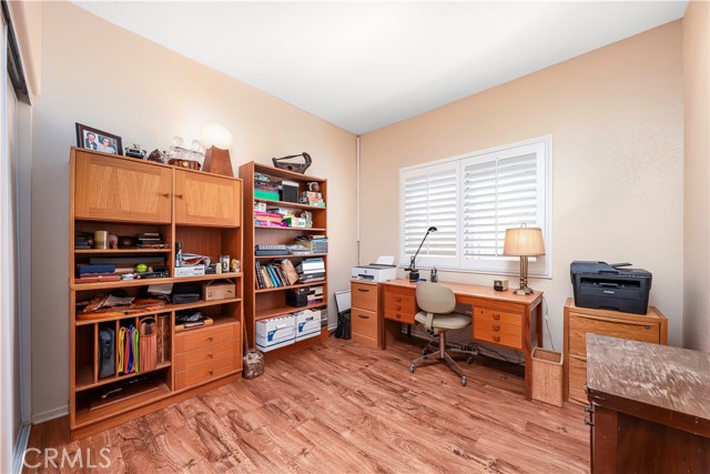 40266 Racquet, Palmdale CA: https://media.crmls.org/medias/131deb46-984c-4cc7-b34c-be1350c0249b.jpg