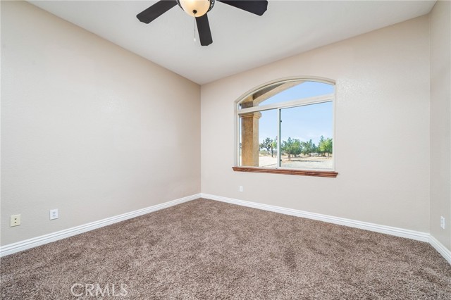 Detail Gallery Image 21 of 62 For 13325 Smith Rd, Phelan,  CA 92371 - 4 Beds | 2/1 Baths