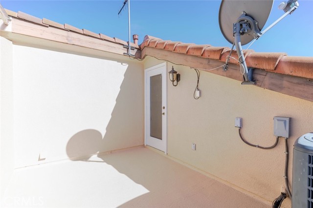 Detail Gallery Image 28 of 30 For 711 E Angeleno Ave #102,  Burbank,  CA 91501 - 3 Beds | 3 Baths