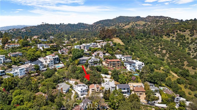 3751 Prestwick Drive, Los Angeles CA: https://media.crmls.org/medias/1320100c-53df-4108-94ce-1503006e0187.jpg