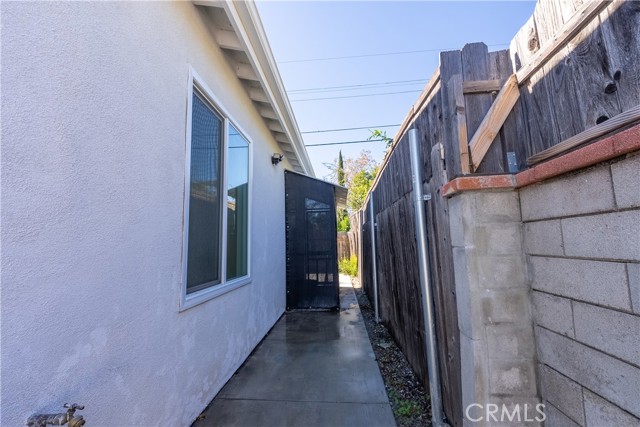 Detail Gallery Image 26 of 28 For 2131 N Pepper, Burbank,  CA 91505 - 2 Beds | 1/1 Baths