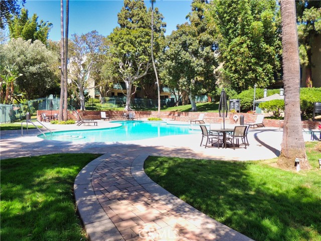 436 Bellflower Boulevard, Long Beach, California 90814, 1 Bedroom Bedrooms, ,1 BathroomBathrooms,Condominium,For Sale,Bellflower,PW24226013